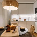 アパート Sama - 2 Bedrooms And Parking In Arroios *