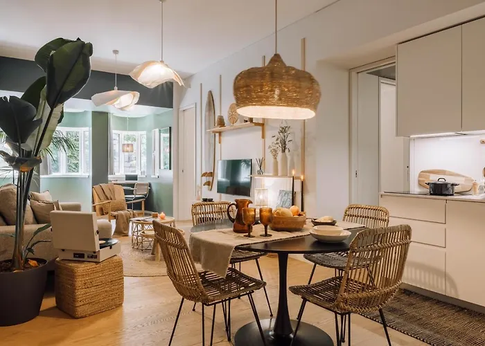 Sama - 2 Bedrooms And Parking In Arroios * Lisboa